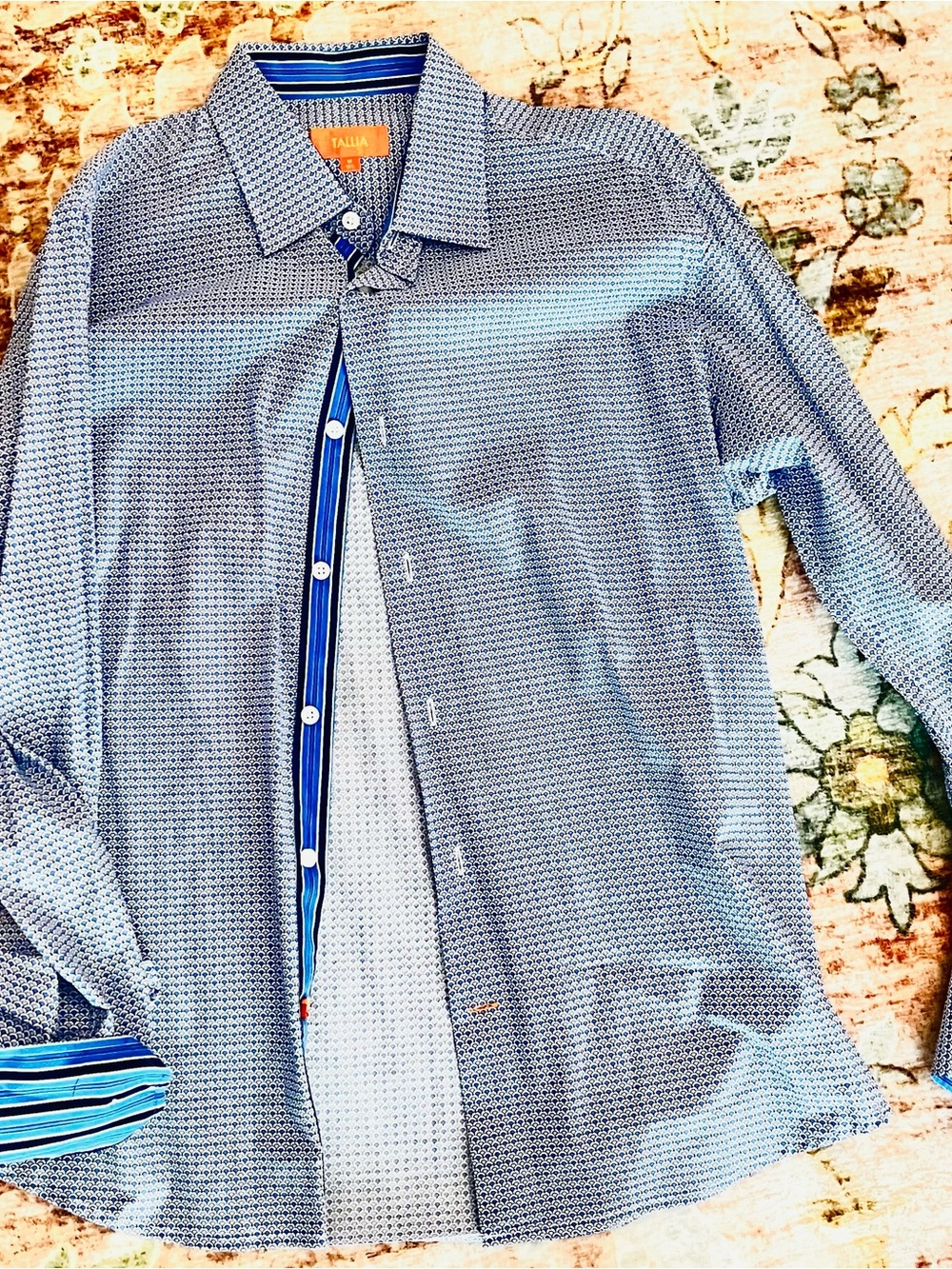 TALLIA Blue Micro-Pattern Button-Down Shirt with Stripe Placket